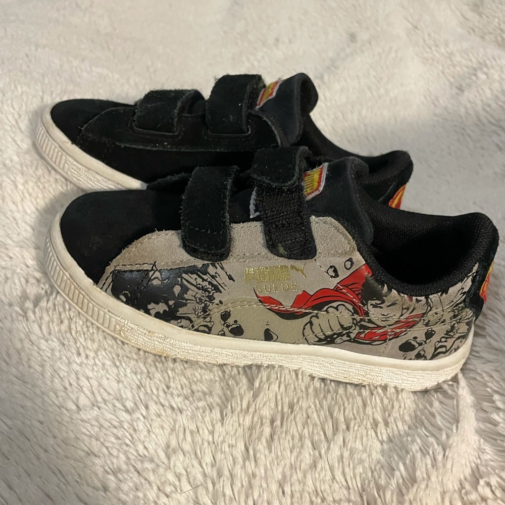 Kid’s Puma Superman sneakers - size 11c